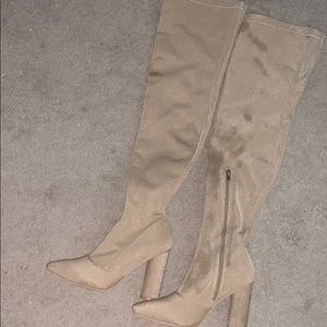 My favorite nude boots !